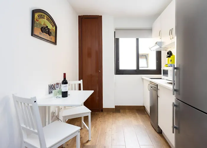 Elegante Y Luminoso Piso Recien Reformado *